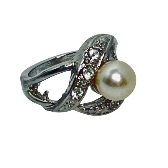 Silver Tone Statement Ring W/Faux Pearl And Rhinestone Accents Size 4.75 (R446) - Picture 5 of 7